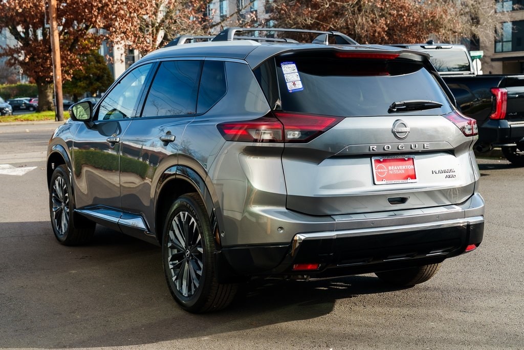 2026 Nissan Rogue Platinum photo 2