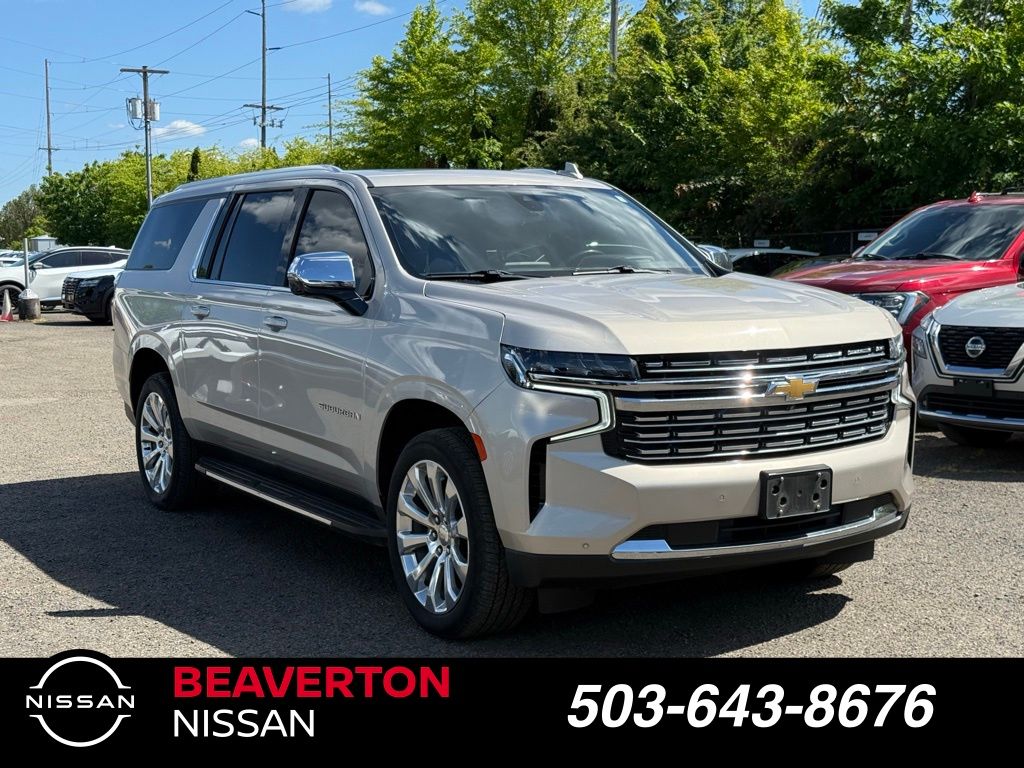 2022 Chevrolet Suburban 4WD 1500 Premier's photo
