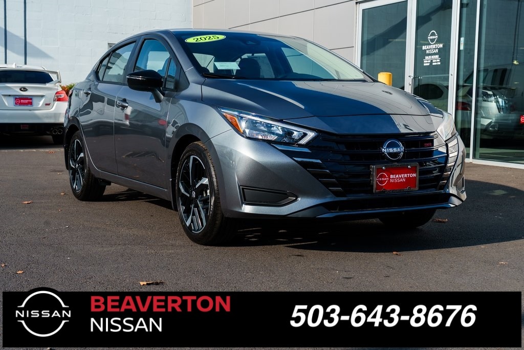 2025 Nissan Versa Sedan SR's photo