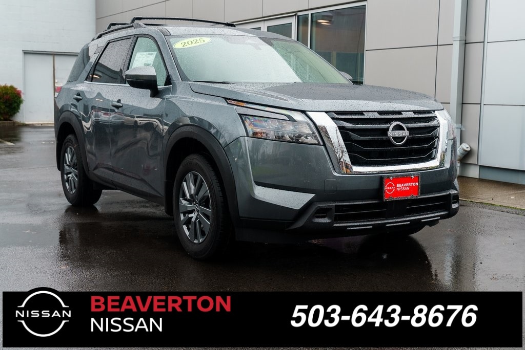 2025 Nissan Pathfinder SV's photo