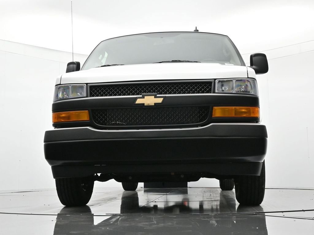 2025 Chevrolet Express Cargo Work Van - Photo 31
