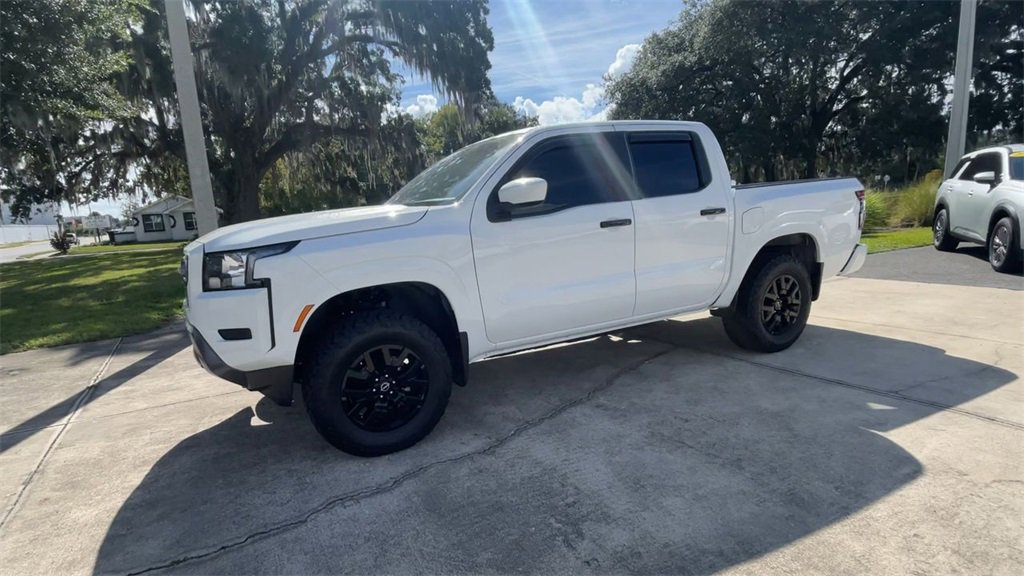 2022 Nissan Frontier SV photo 3