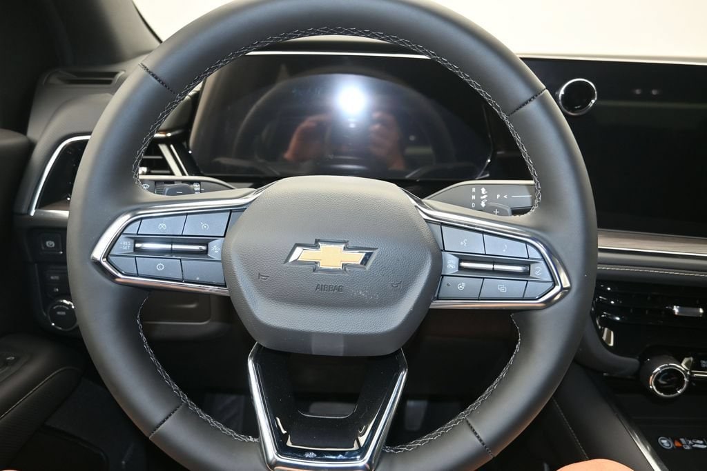 2026 Chevrolet Suburban Premier - Photo 14