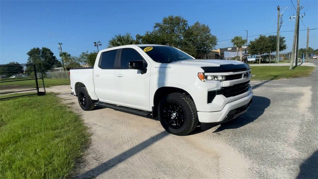 2024 Chevrolet Silverado 1500 RST photo 2