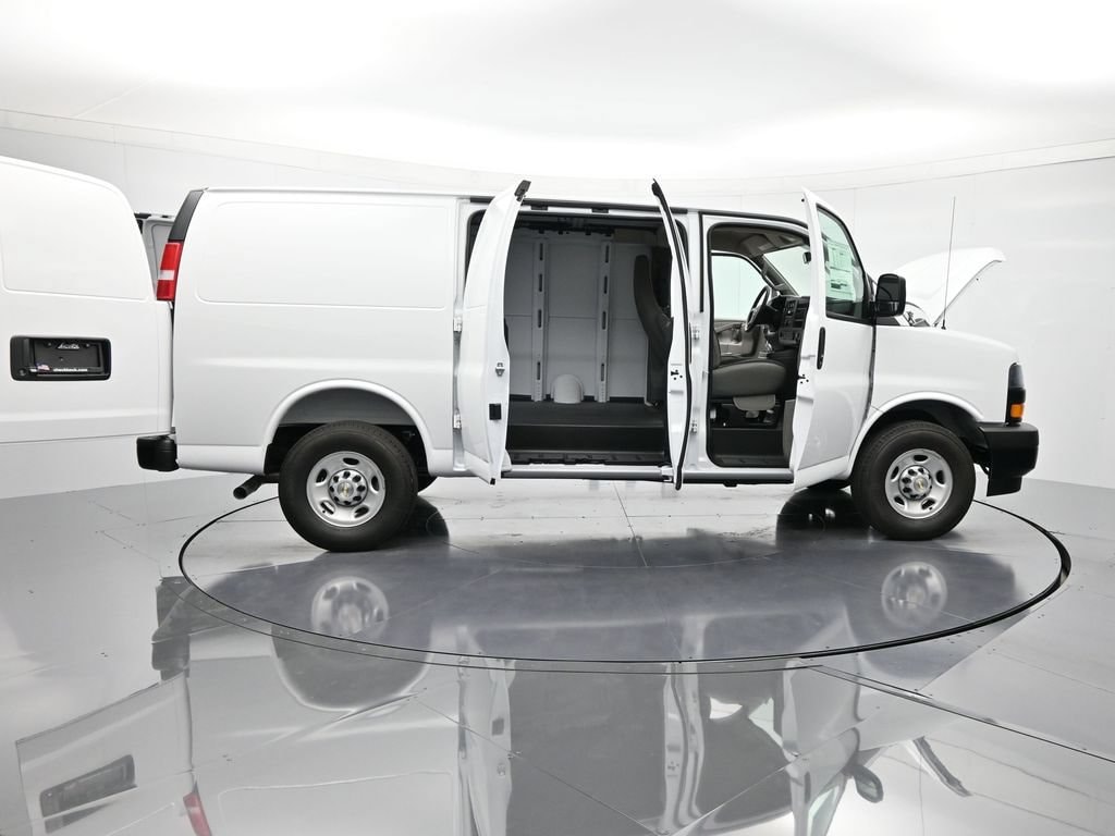 2025 Chevrolet Express Cargo Work Van - Photo 41