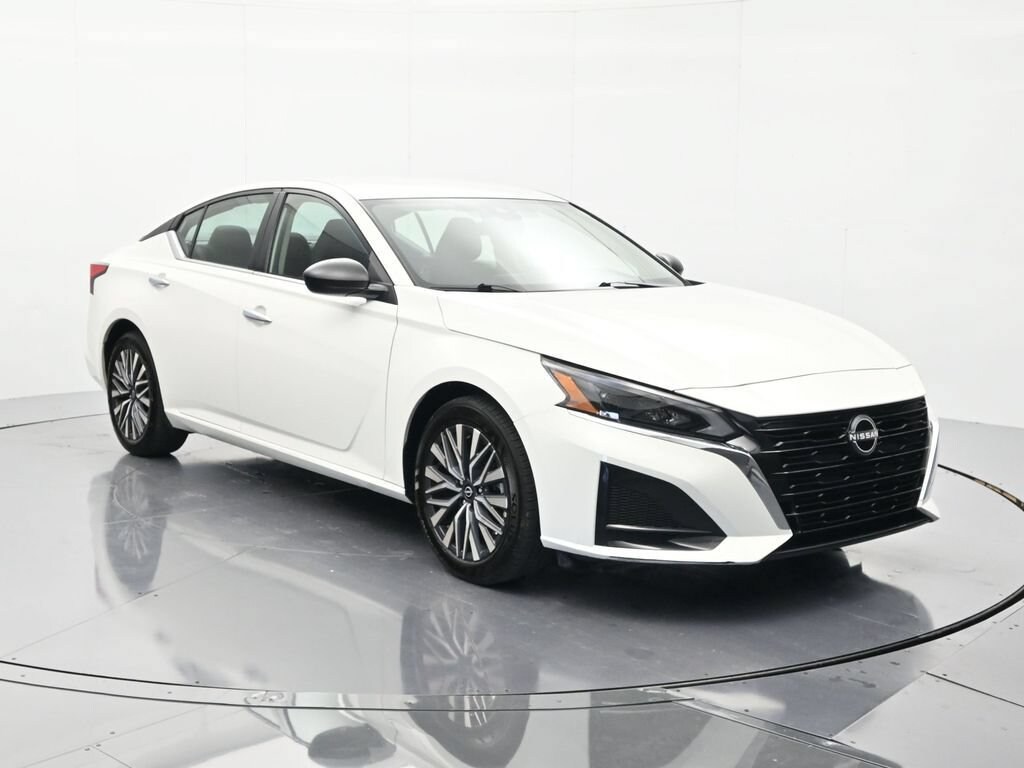 Used 2025 Nissan Altima SV