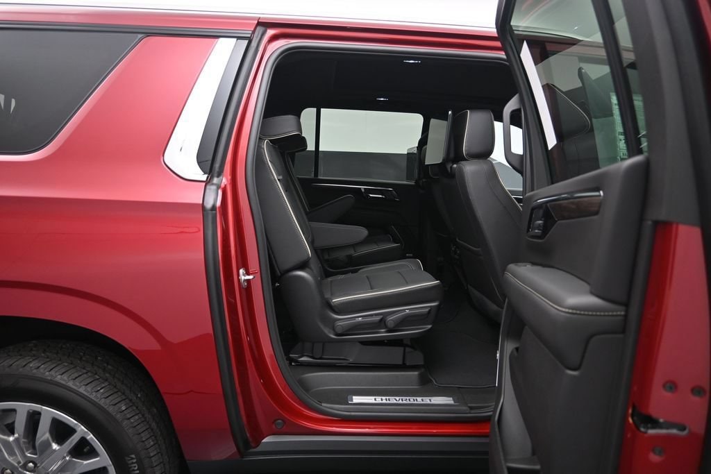 2026 Chevrolet Suburban Premier - Photo 29