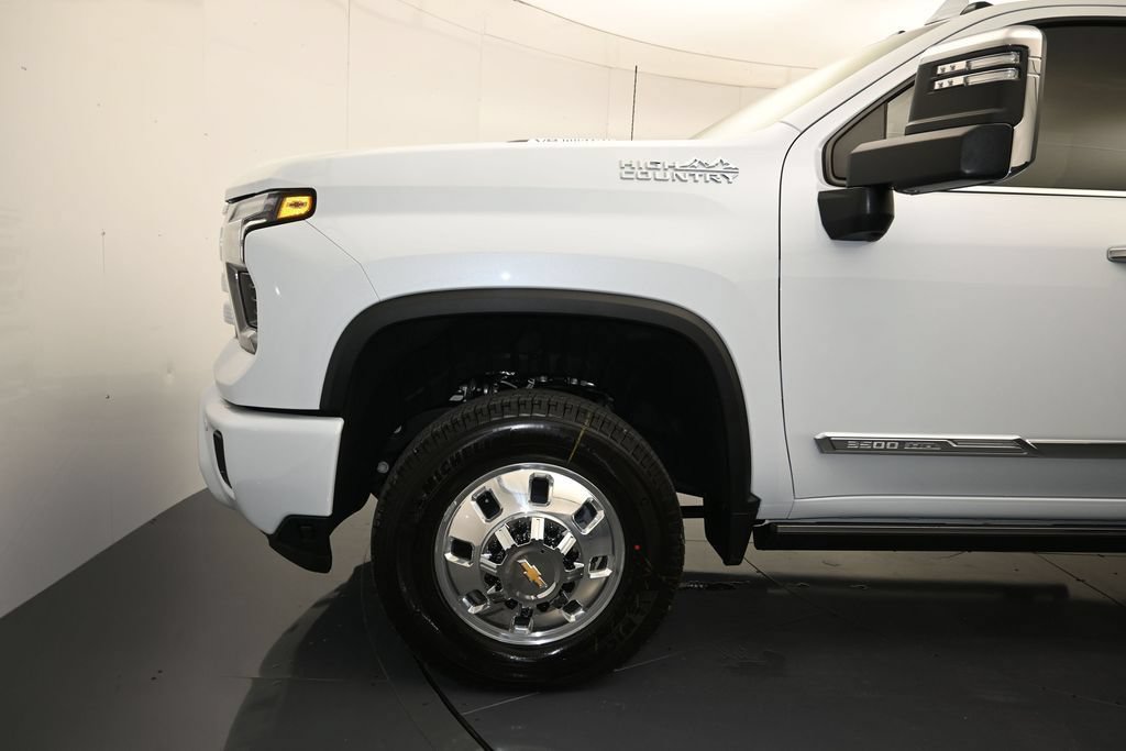 2026 Chevrolet Silverado 3500 HD High Country - Photo 9