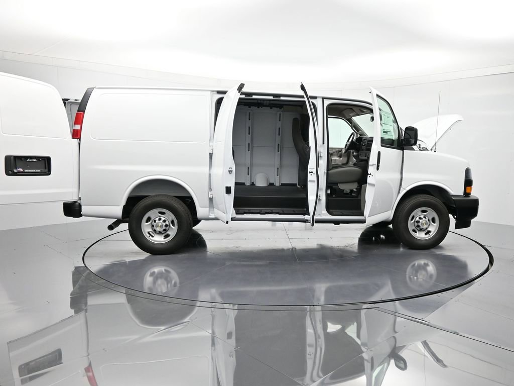 2025 Chevrolet Express Cargo Work Van - Photo 41