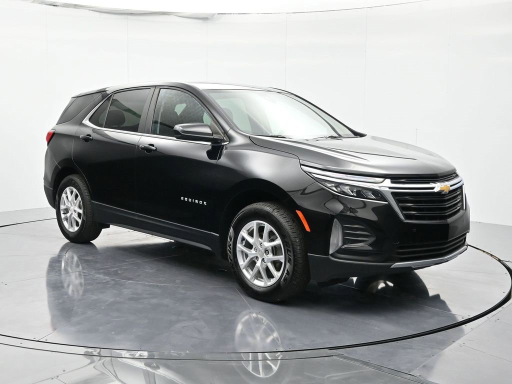 2024 Chevrolet Equinox LT photo 2