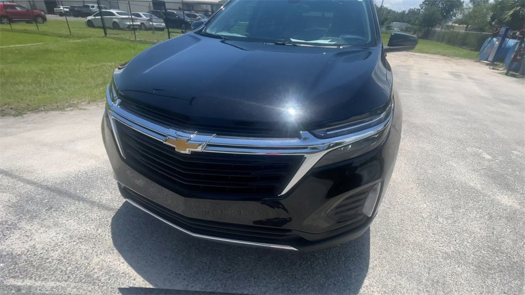 2024 Chevrolet Equinox LT photo 3