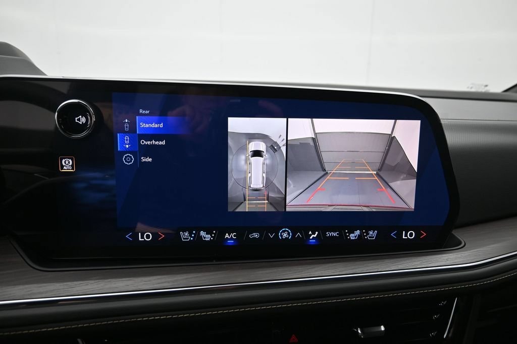 2026 Chevrolet Suburban Premier - Photo 18