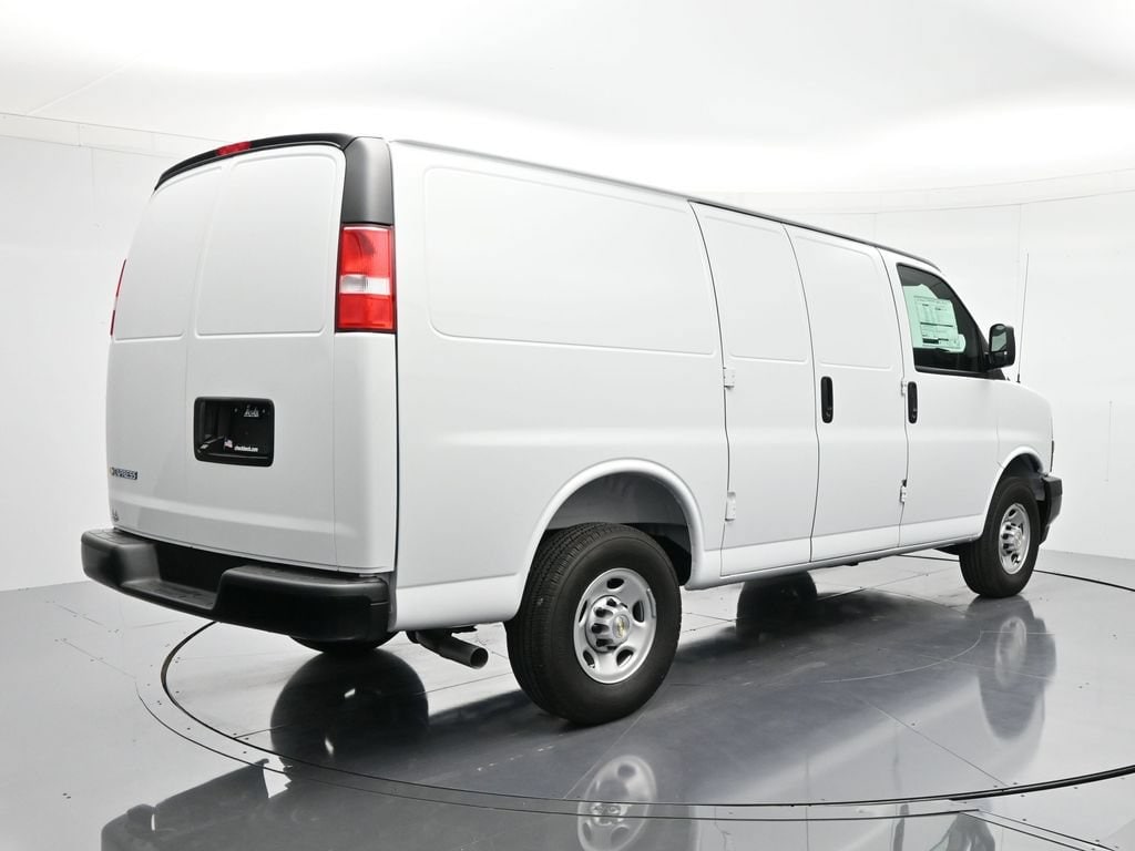2025 Chevrolet Express Cargo Work Van - Photo 5