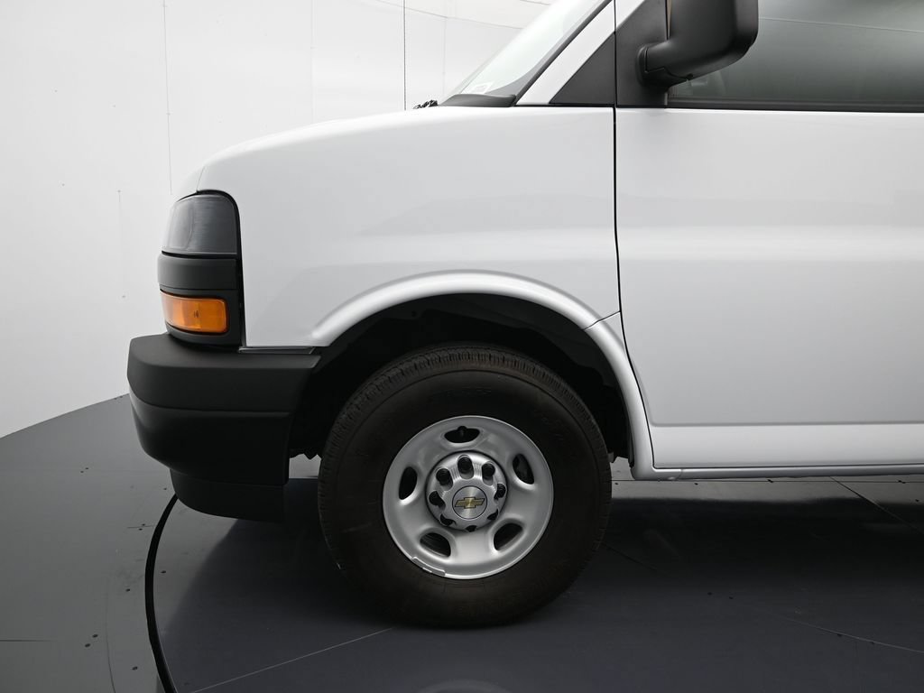 2025 Chevrolet Express Cargo Work Van - Photo 9