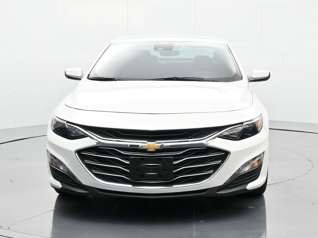 2023 Chevrolet Malibu 1LT photo 2