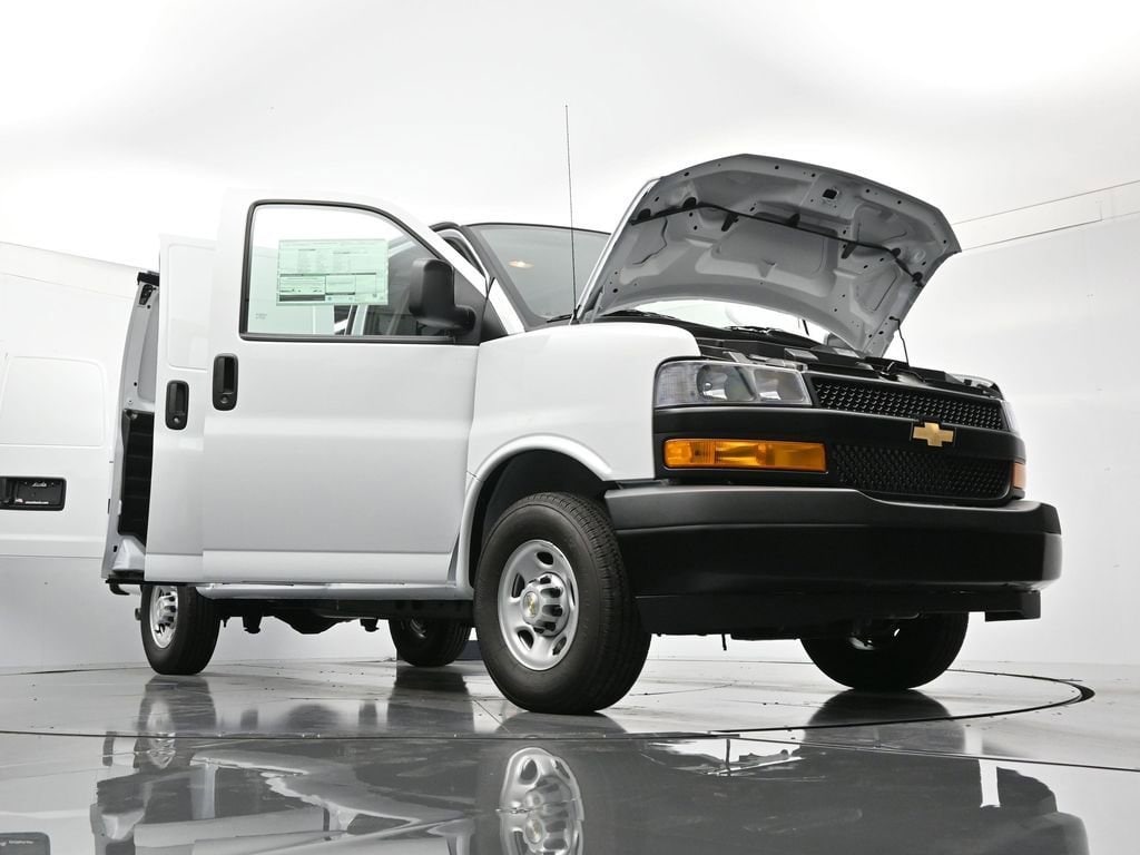 2025 Chevrolet Express Cargo Work Van - Photo 43