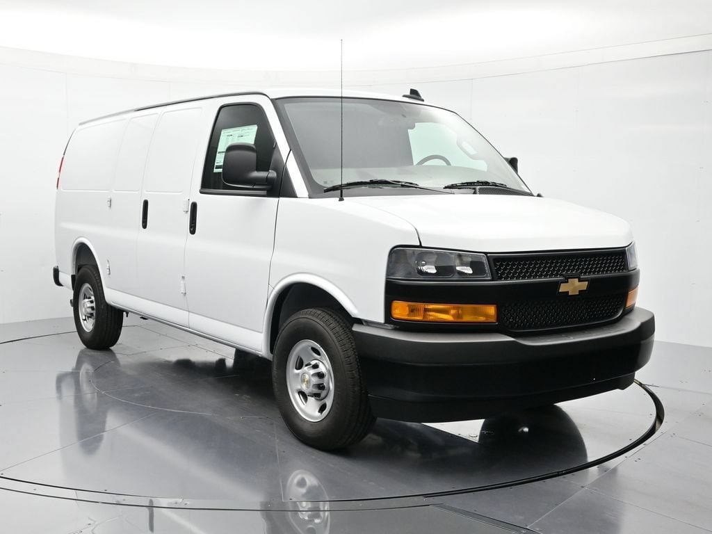 2025 Chevrolet Express Cargo Work Van - Photo 3