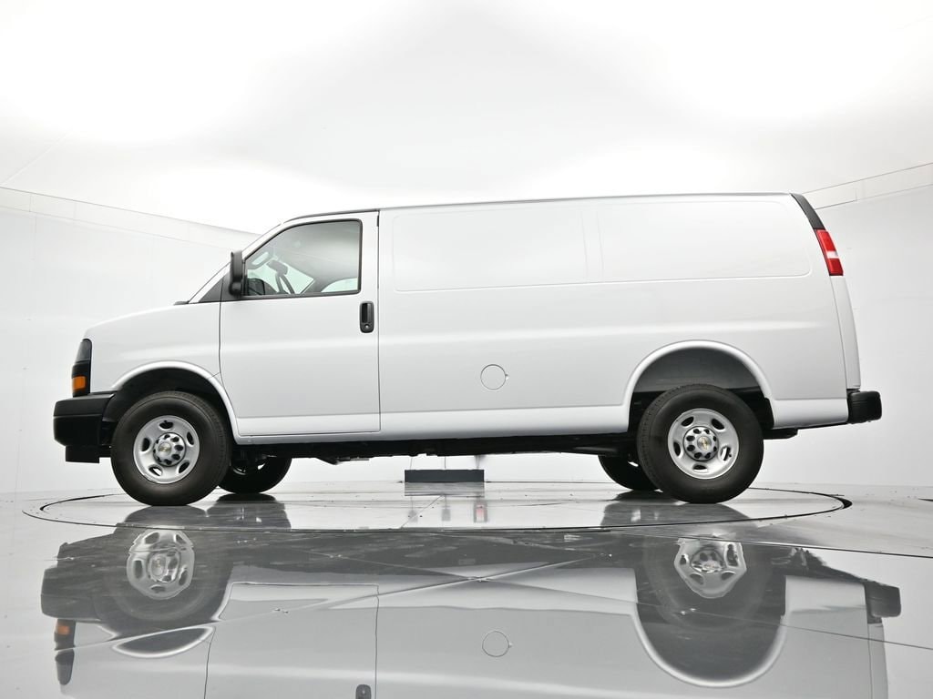 2025 Chevrolet Express Cargo Work Van - Photo 37