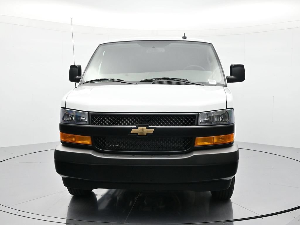 2025 Chevrolet Express Cargo Work Van - Photo 2