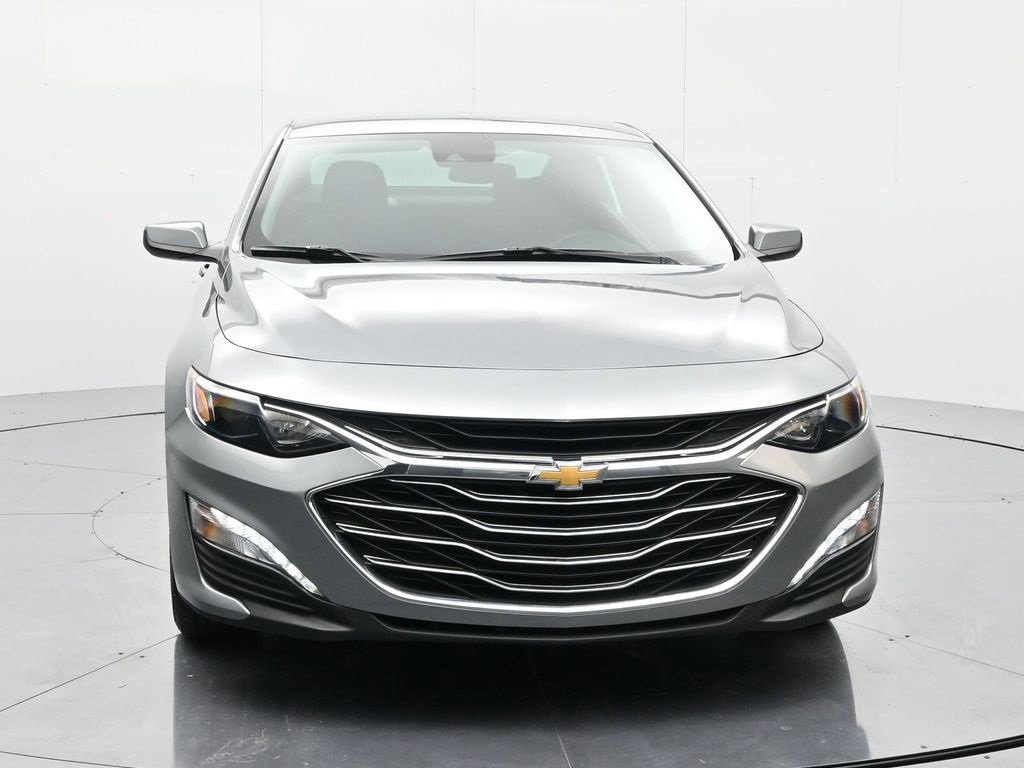 2024 Chevrolet Malibu 1LT photo 2