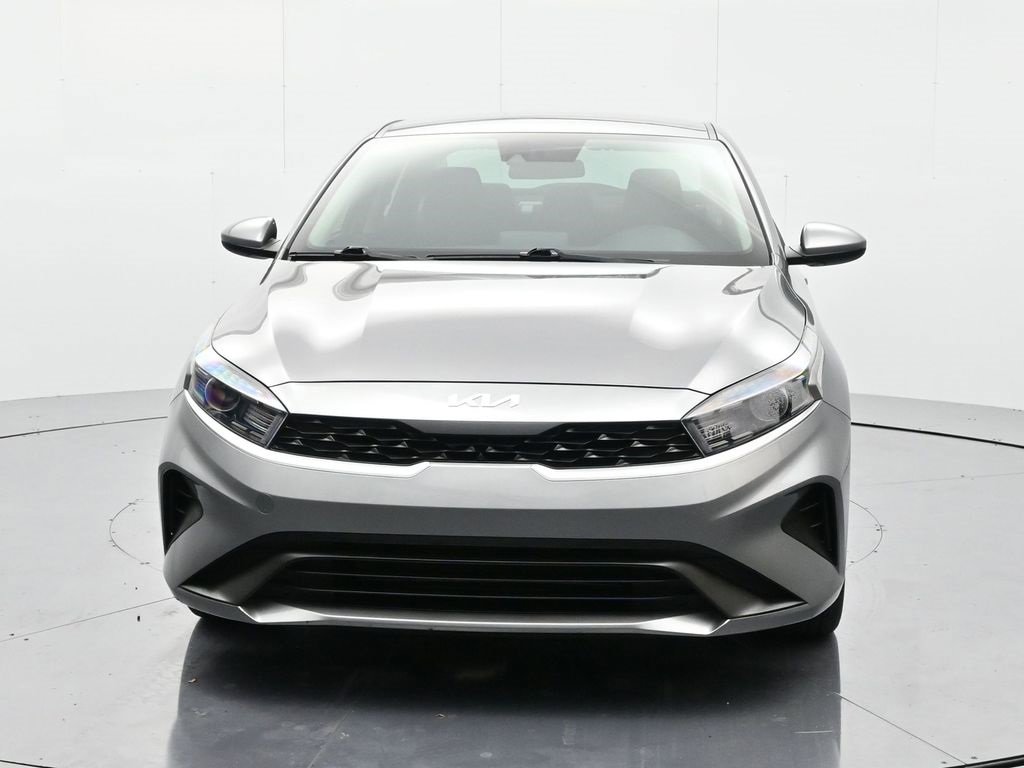 2023 Kia Forte LXS photo 2