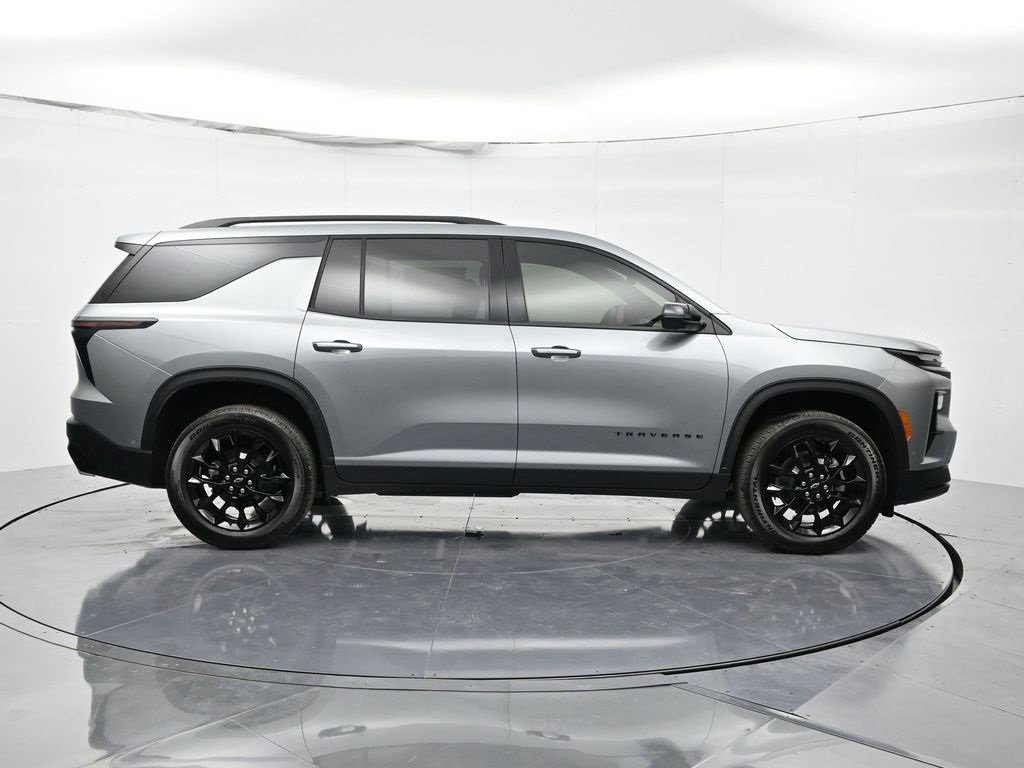 2026 Chevrolet Traverse photo 4