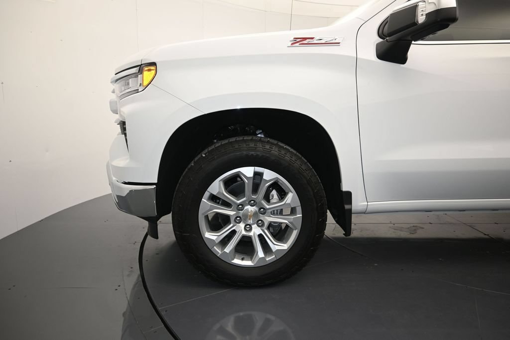 2026 Chevrolet Silverado 1500 LTZ - Photo 9