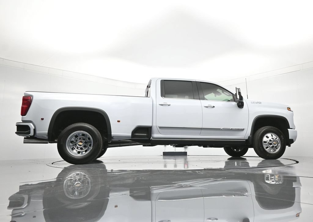 2026 Chevrolet Silverado 3500 HD High Country - Photo 42