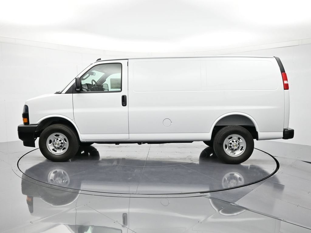 2025 Chevrolet Express Cargo Work Van - Photo 8