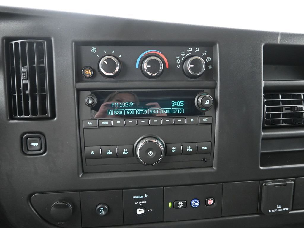 2025 Chevrolet Express Cargo Work Van - Photo 15