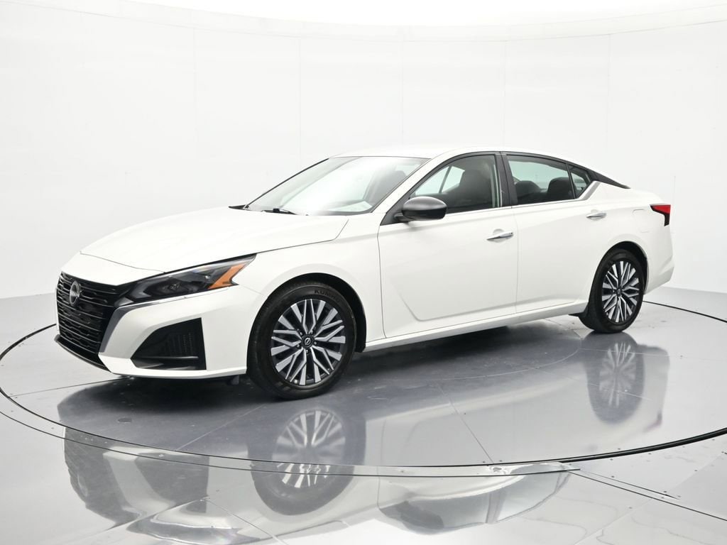 Used 2025 Nissan Altima SV