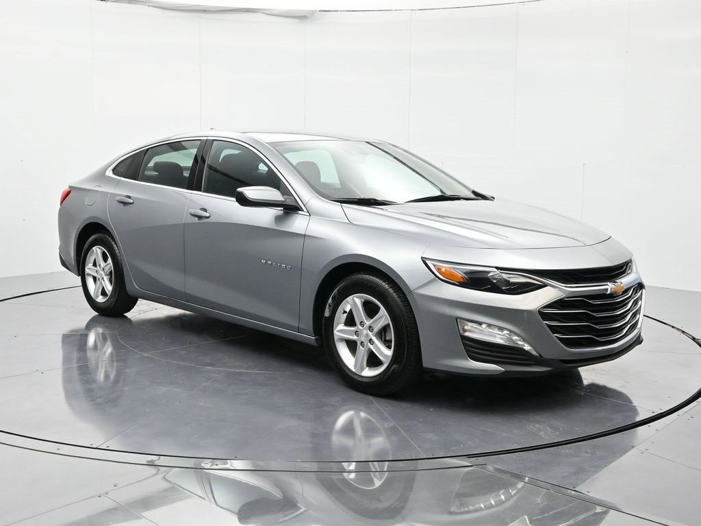 2024 Chevrolet Malibu 1LT photo 3