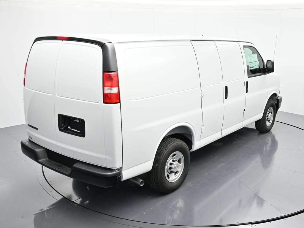 2025 Chevrolet Express Cargo Work Van - Photo 26