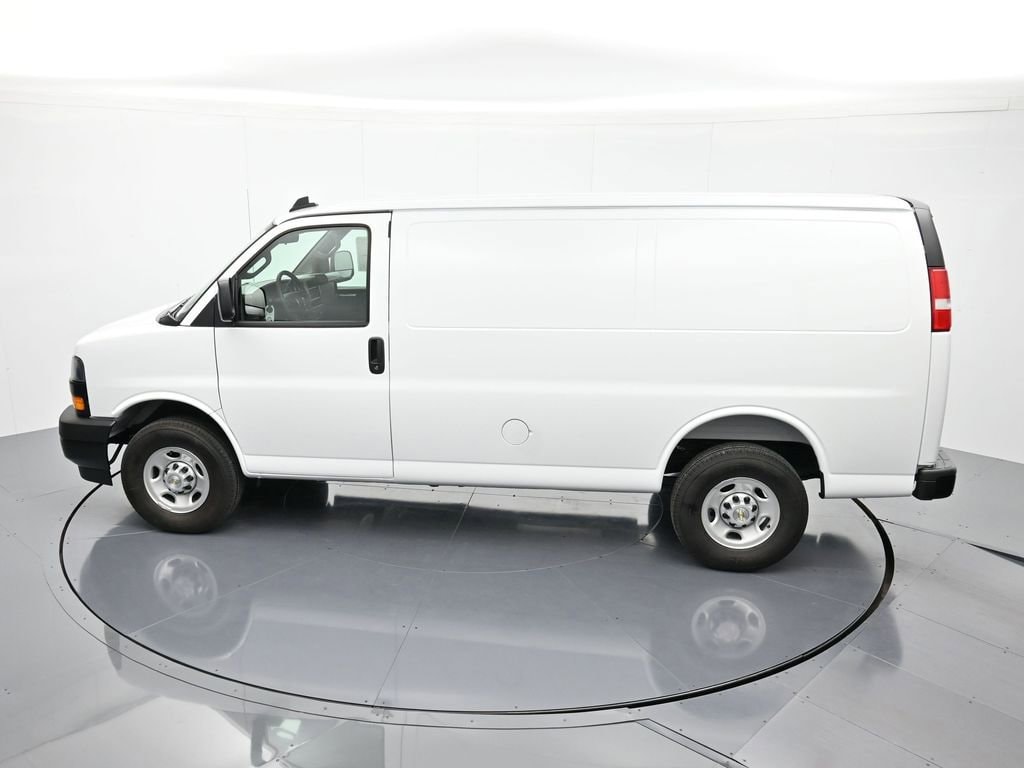 2025 Chevrolet Express Cargo Work Van - Photo 29