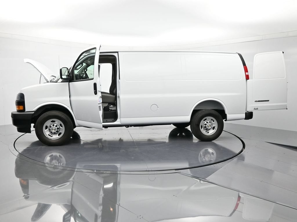 2025 Chevrolet Express Cargo Work Van - Photo 40
