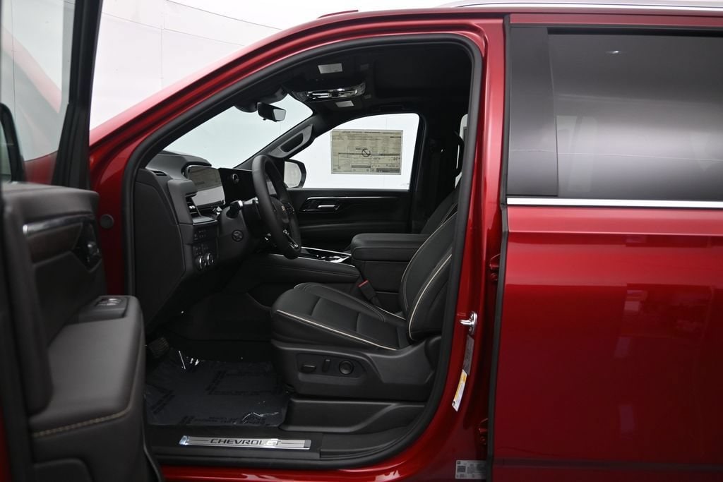 2026 Chevrolet Suburban Premier - Photo 23
