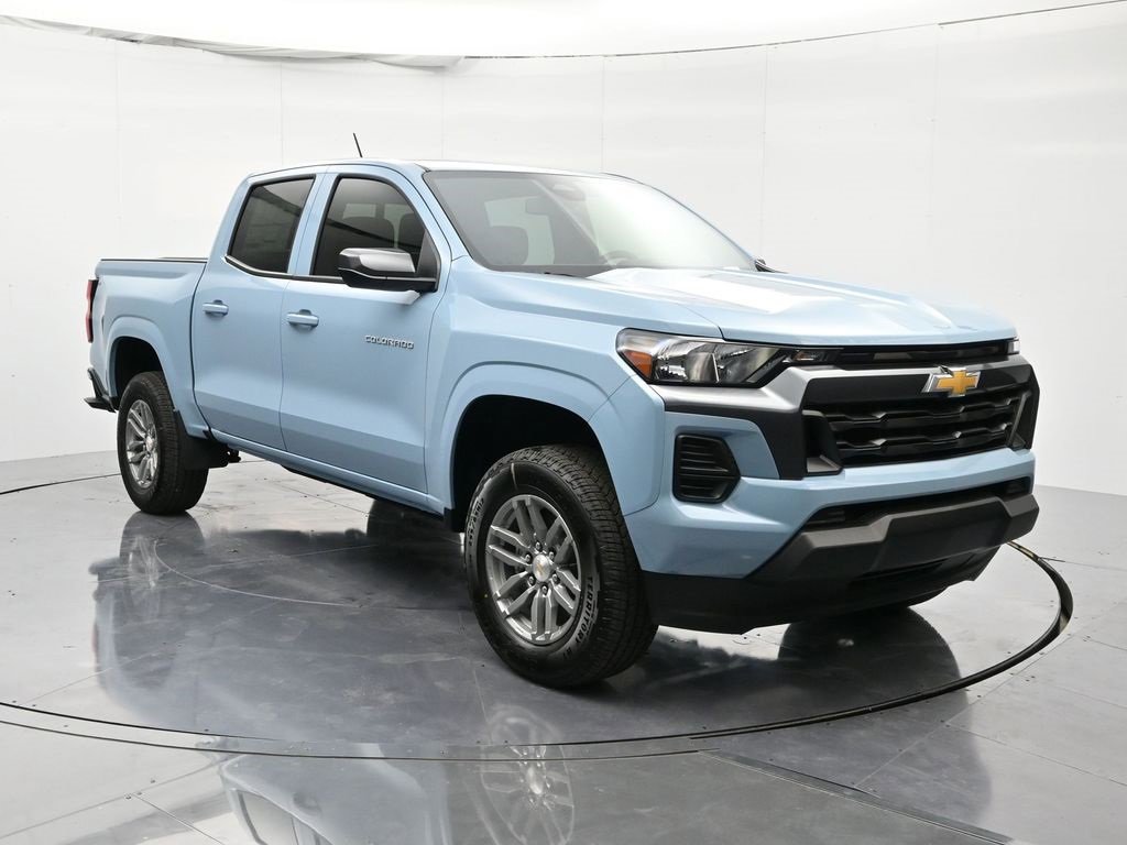 2026 Chevrolet Colorado LT photo 3