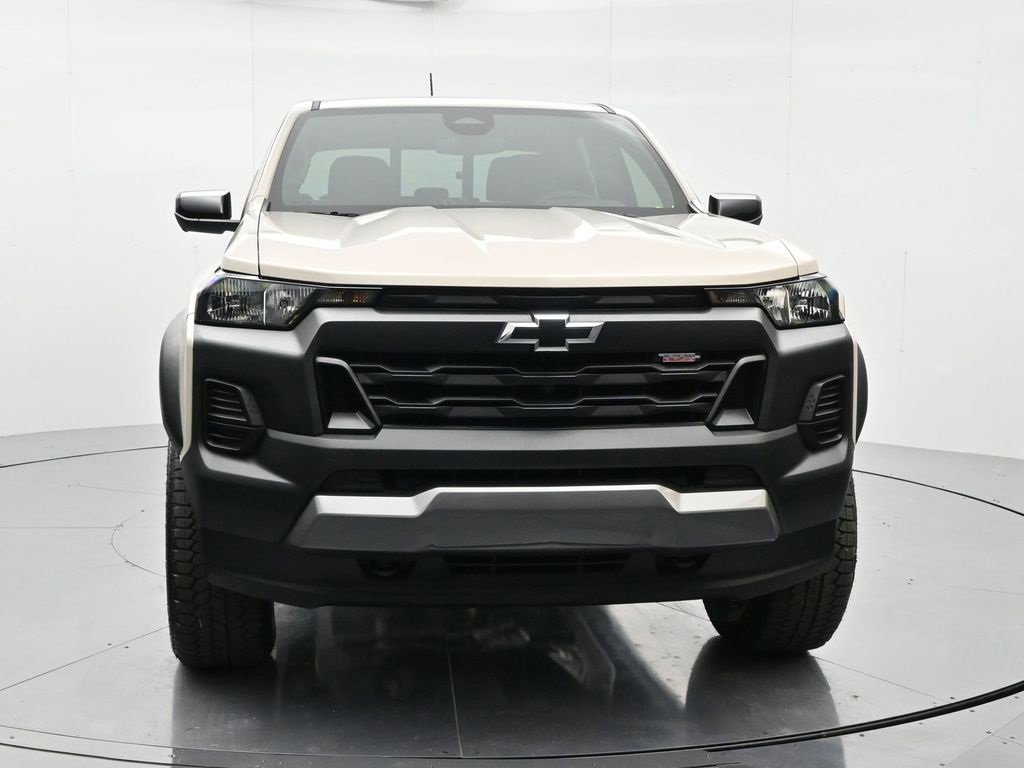 2026 Chevrolet Colorado Trail Boss photo 2