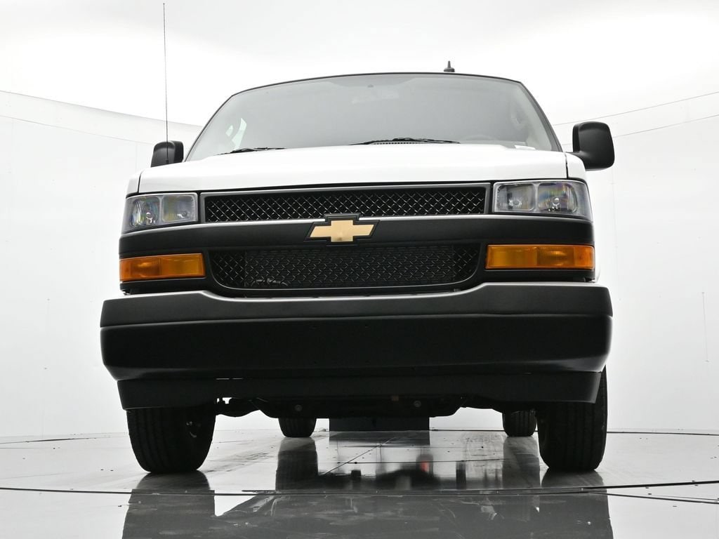 2025 Chevrolet Express Cargo Work Van - Photo 31