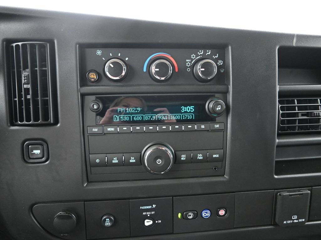2025 Chevrolet Express Cargo Work Van - Photo 15