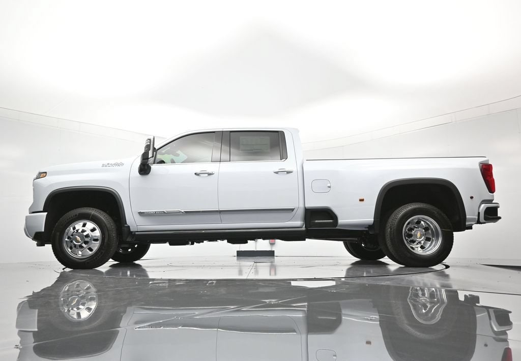 2026 Chevrolet Silverado 3500 HD High Country - Photo 46