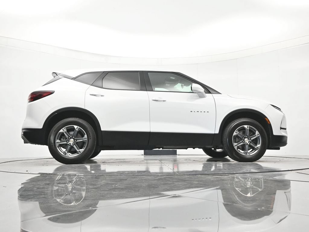 2025 Chevrolet Blazer 2LT - Photo 39