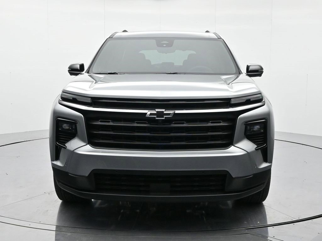 2026 Chevrolet Traverse photo 2