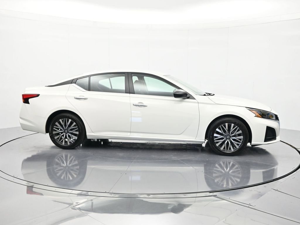 Used 2025 Nissan Altima SV