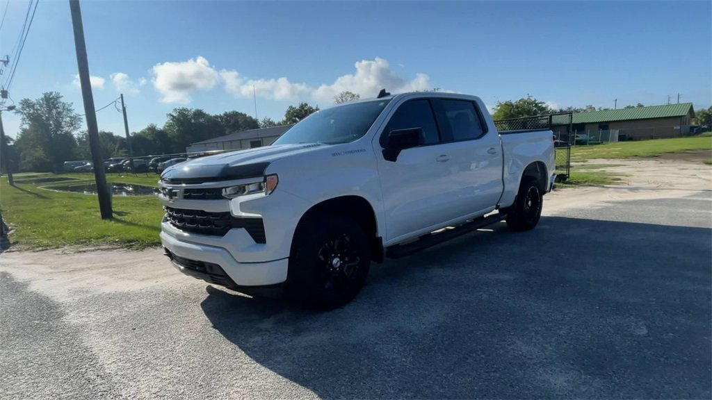 2024 Chevrolet Silverado 1500 RST photo 3