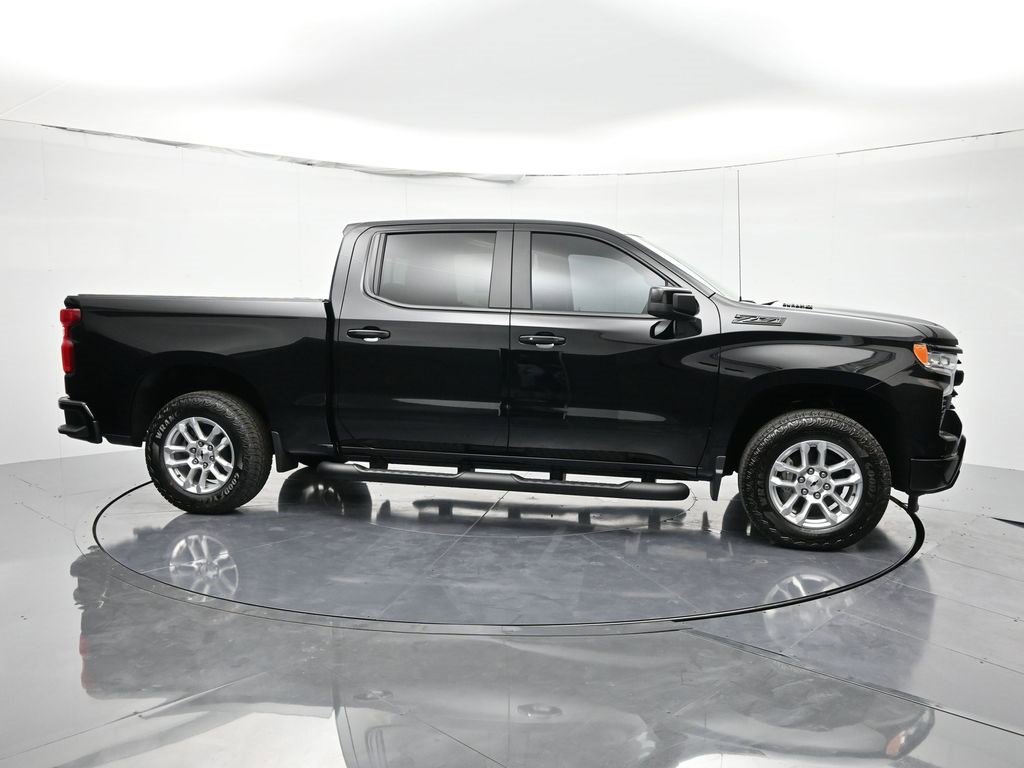 2026 Chevrolet Silverado 1500 RST photo 4