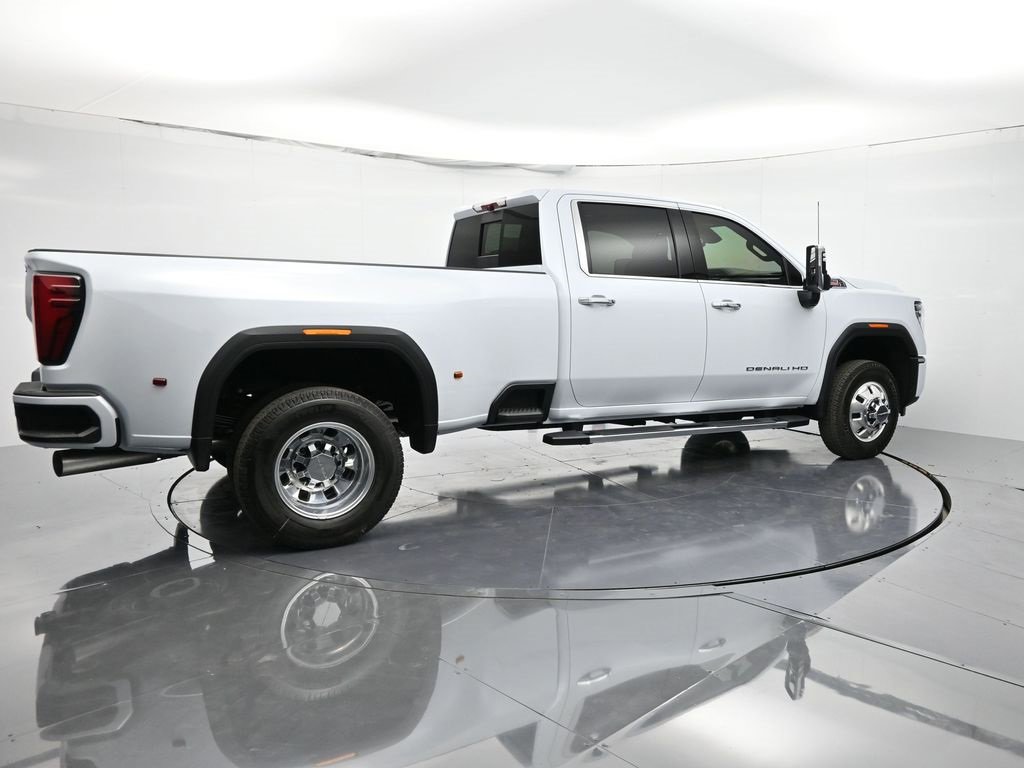 2026 Gmc Sierra 3500 HD Denali photo 2