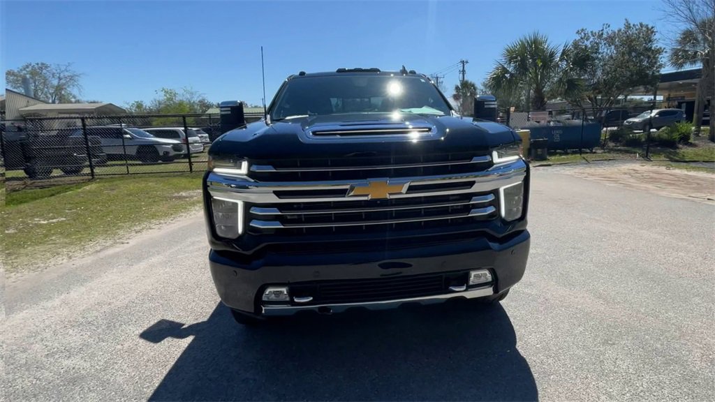 2021 Chevrolet Silverado 2500HD High Country photo 3
