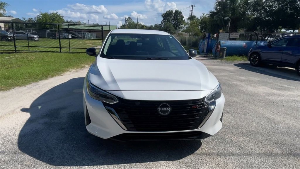 2025 Nissan Sentra SR photo 3