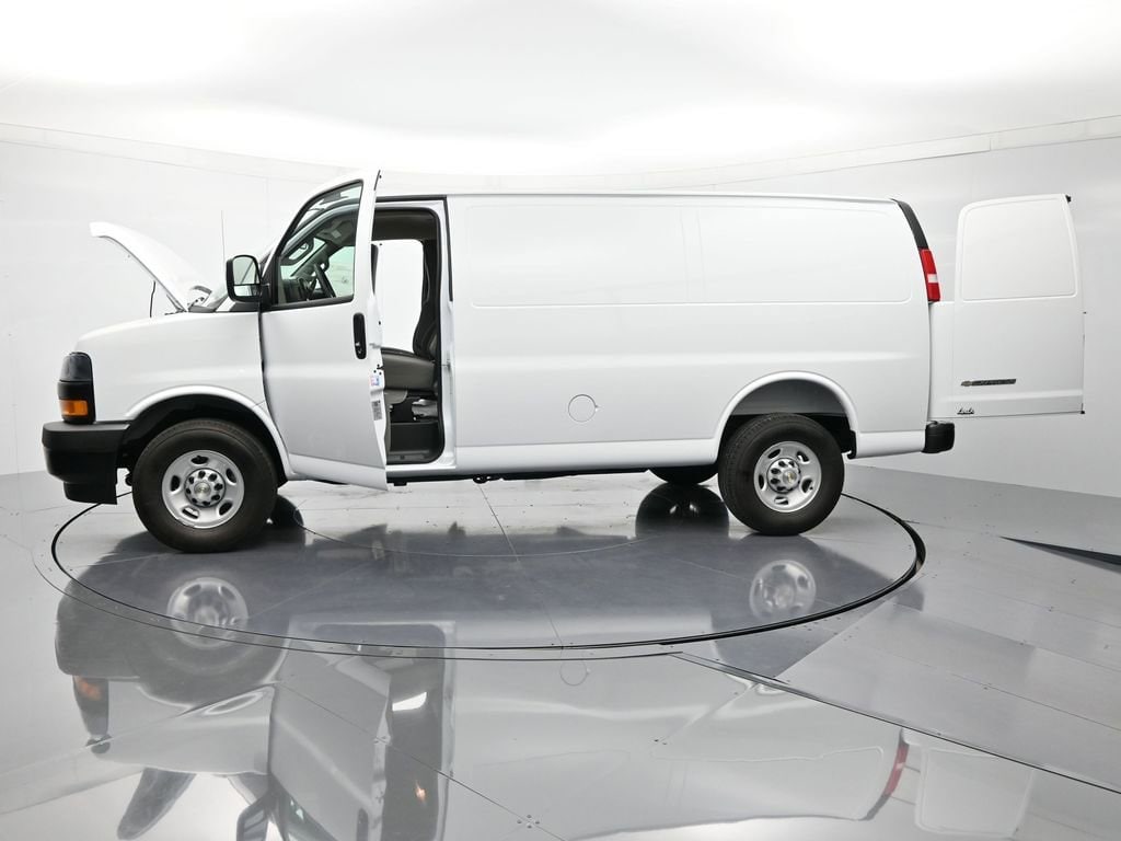 2025 Chevrolet Express Cargo Work Van - Photo 40